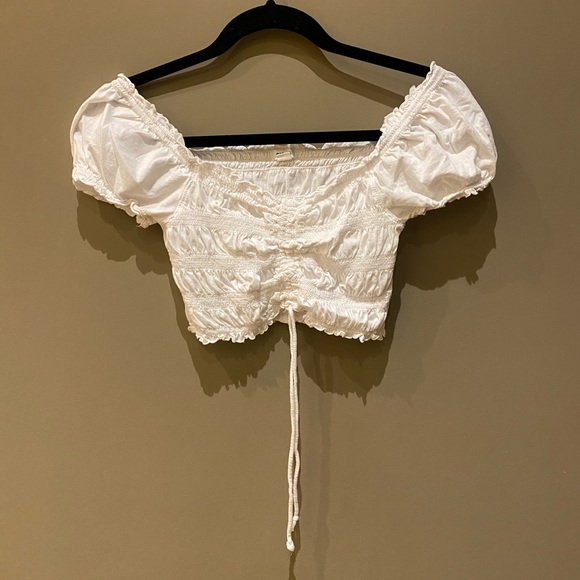 FREE WITH PURCHASE Ruched & cropped  t-shirt 🤍 - Picture 2 of 2